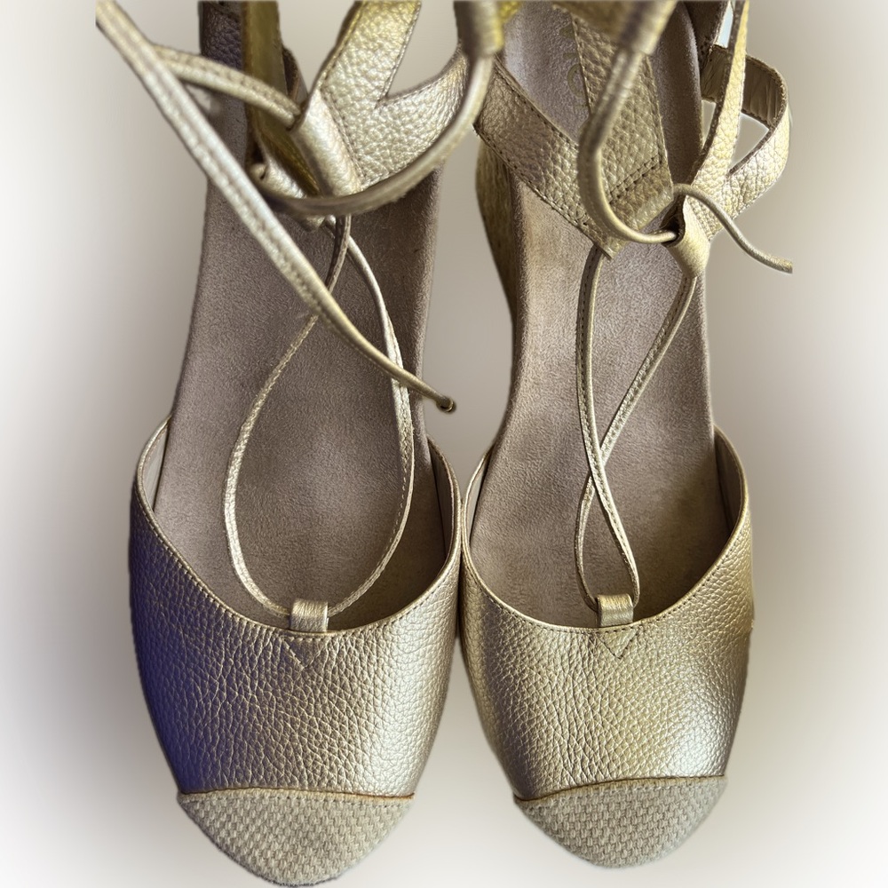 Vionic Gold Wedge Shoes - Picture 6 of 9